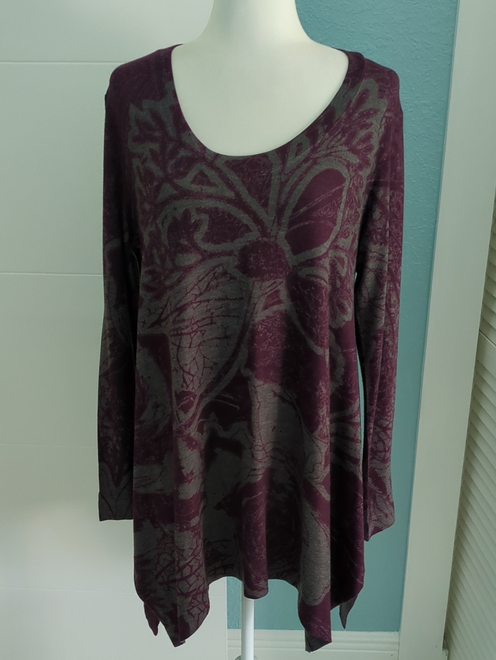 Soft Surroundings Renaissance Plum Gray Floral Scoop-Neck Asymetrical Tunic Sz M